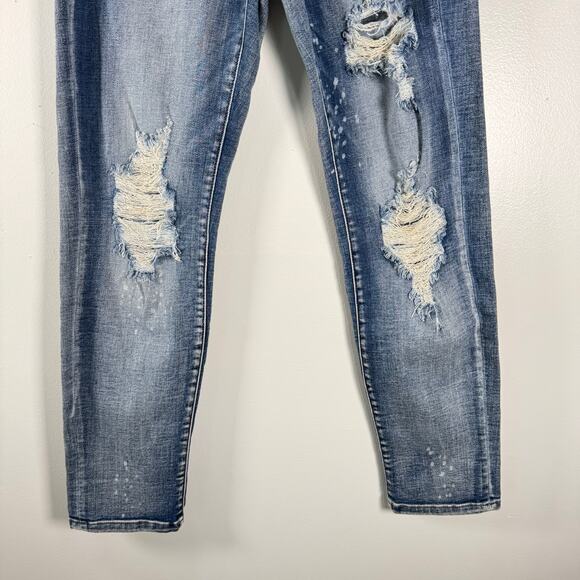 NWT Judy Blue Boyfriend Fit Mid Rise Jeans Distressed Denim Womens Size 3/26 - Picture 4 of 11